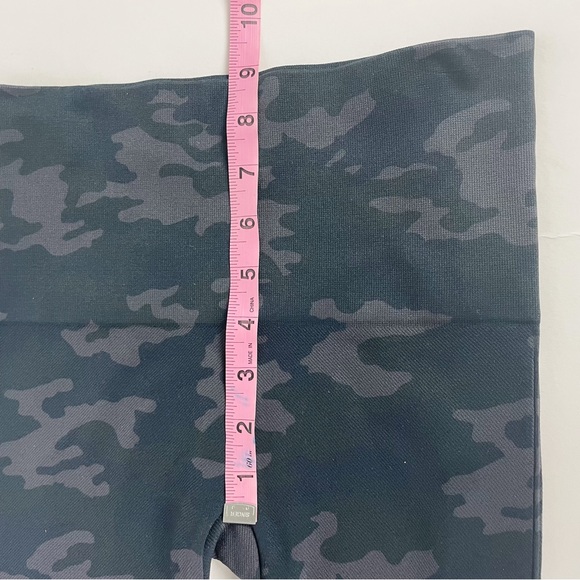 SPANX SEAMLESS LEGGINGS 7/8 Length 4 Way Stretch High-Rise  CAMMO Size Small - Picture 4 of 10